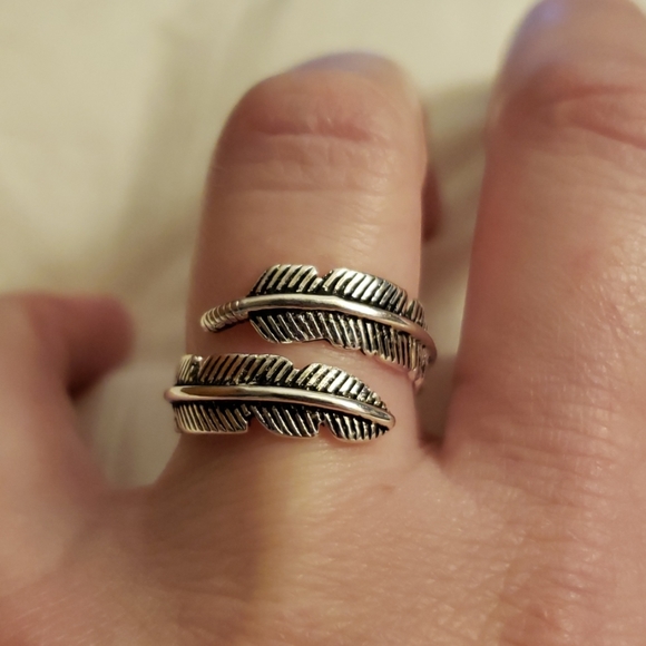 💥5/$30🎁 FEATHER 925 STERLING ADJUSTABLE RING - Picture 7 of 7